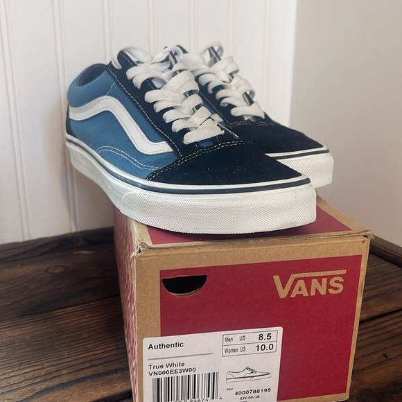 NWT Vans Men's 6.5/ Women’s 9 Old Skool Navy Classic Sneakers - Picture 3 of 5